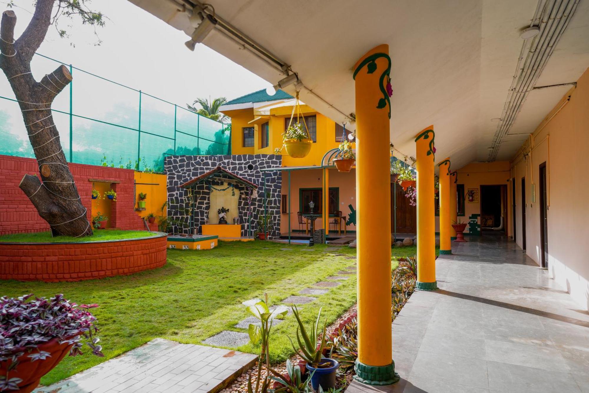 La Courtyard Hotel Puducherry Eksteriør billede