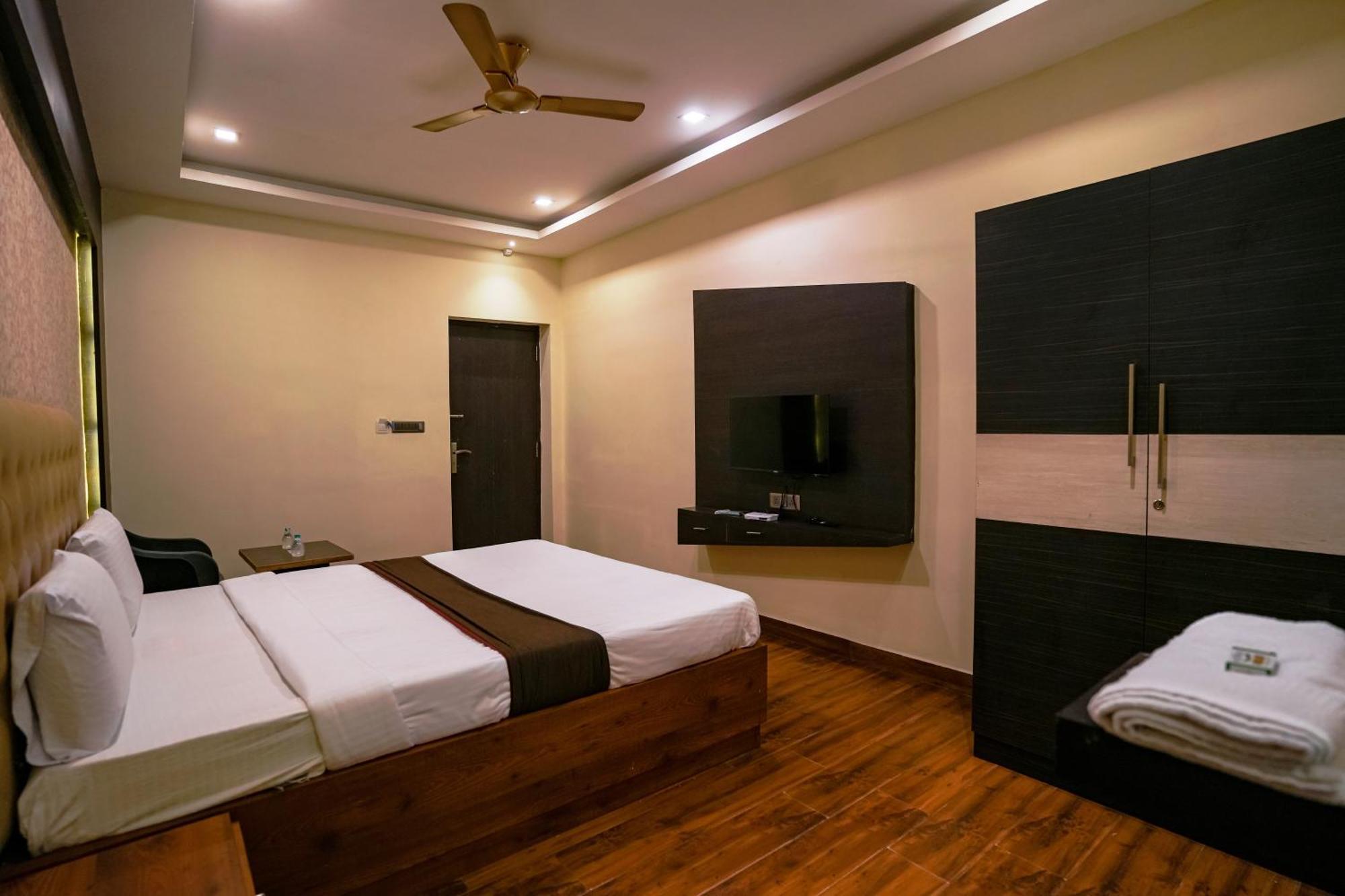 La Courtyard Hotel Puducherry Eksteriør billede