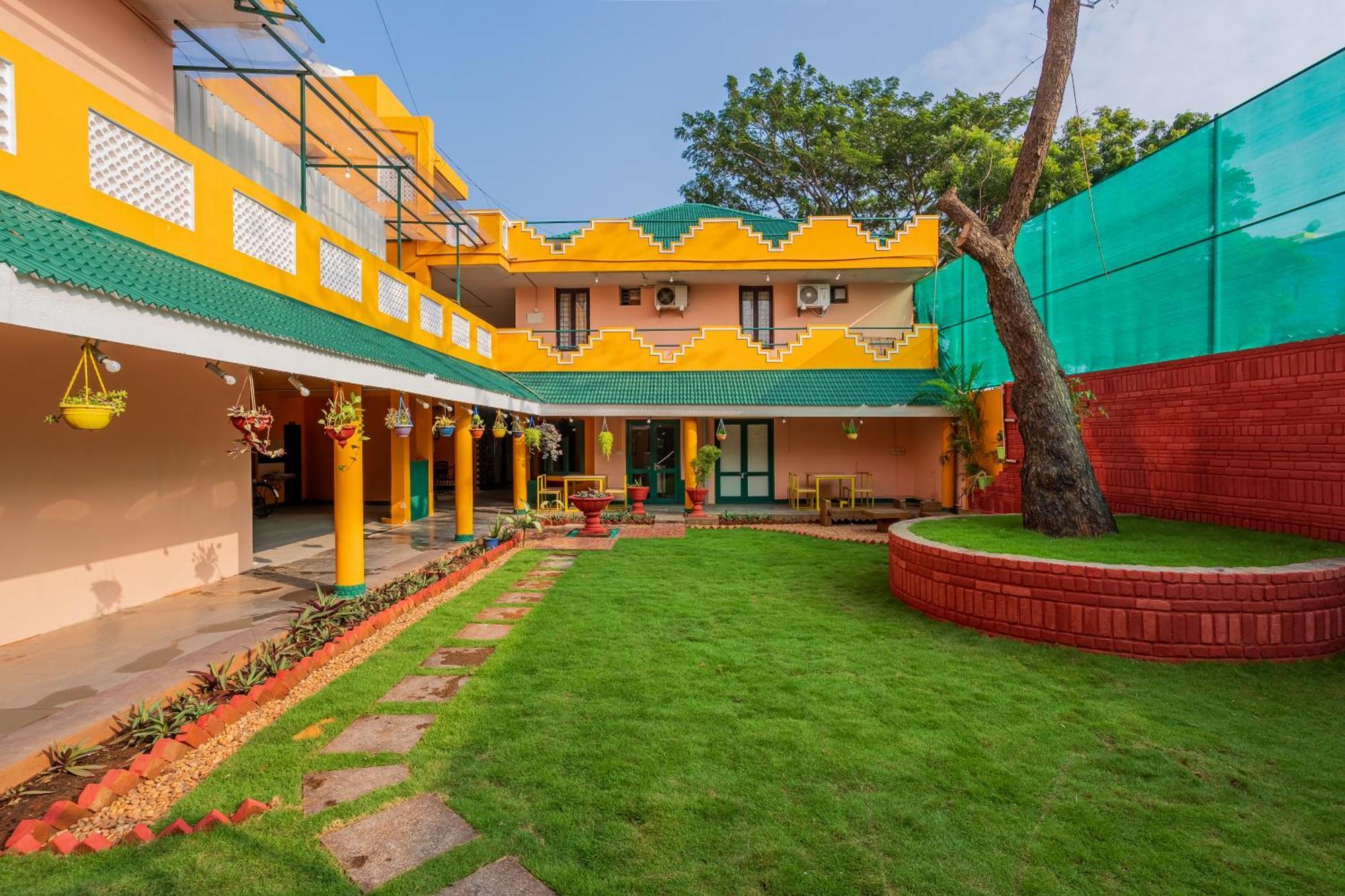 La Courtyard Hotel Puducherry Eksteriør billede